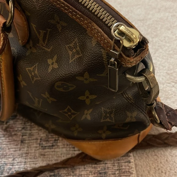 Louis Vuitton Vintage Monogram Locket Horizontal Bag (read description) - Picture 6 of 16